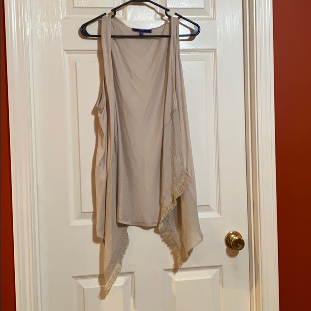 Flowy over shirt/tank.